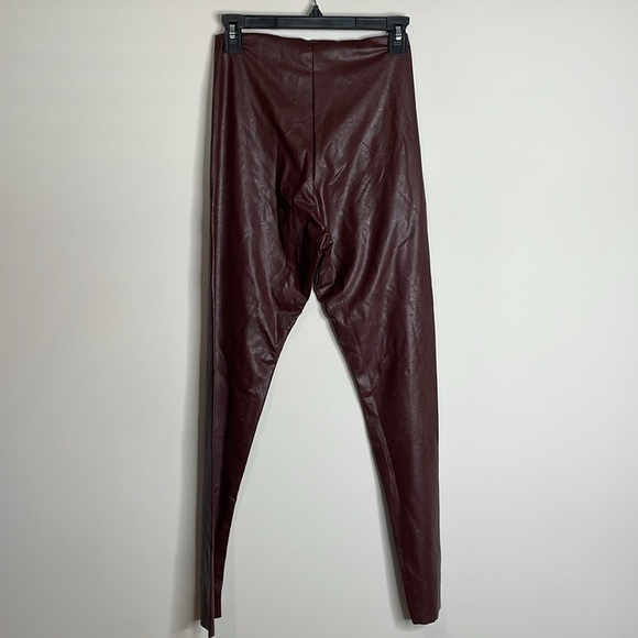 SOLD Commando | Women’s Deep Red Faux Leather Leggings Size Large NWT - Picture 5 of 6